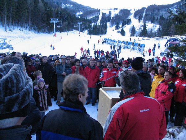 2005_12_08_b10_eroeffnung.jpg