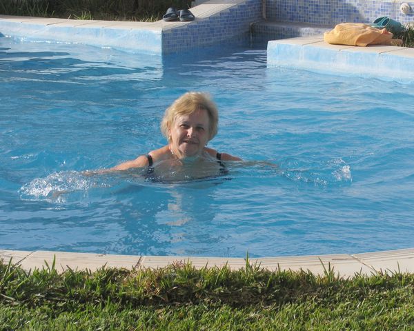 017_pool.jpg