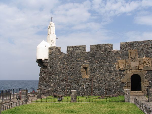 010_castel.jpg